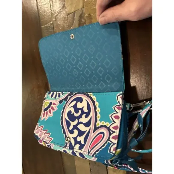 Vera Bradley Cross Body Wallet Purse Beautiful Design - Picture 8 of 8